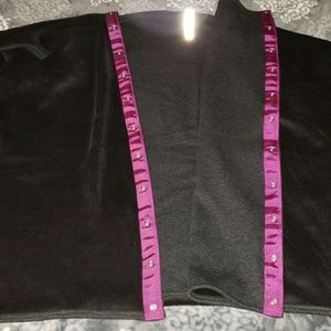 Lululemon infinity scarf/button off. EUC.